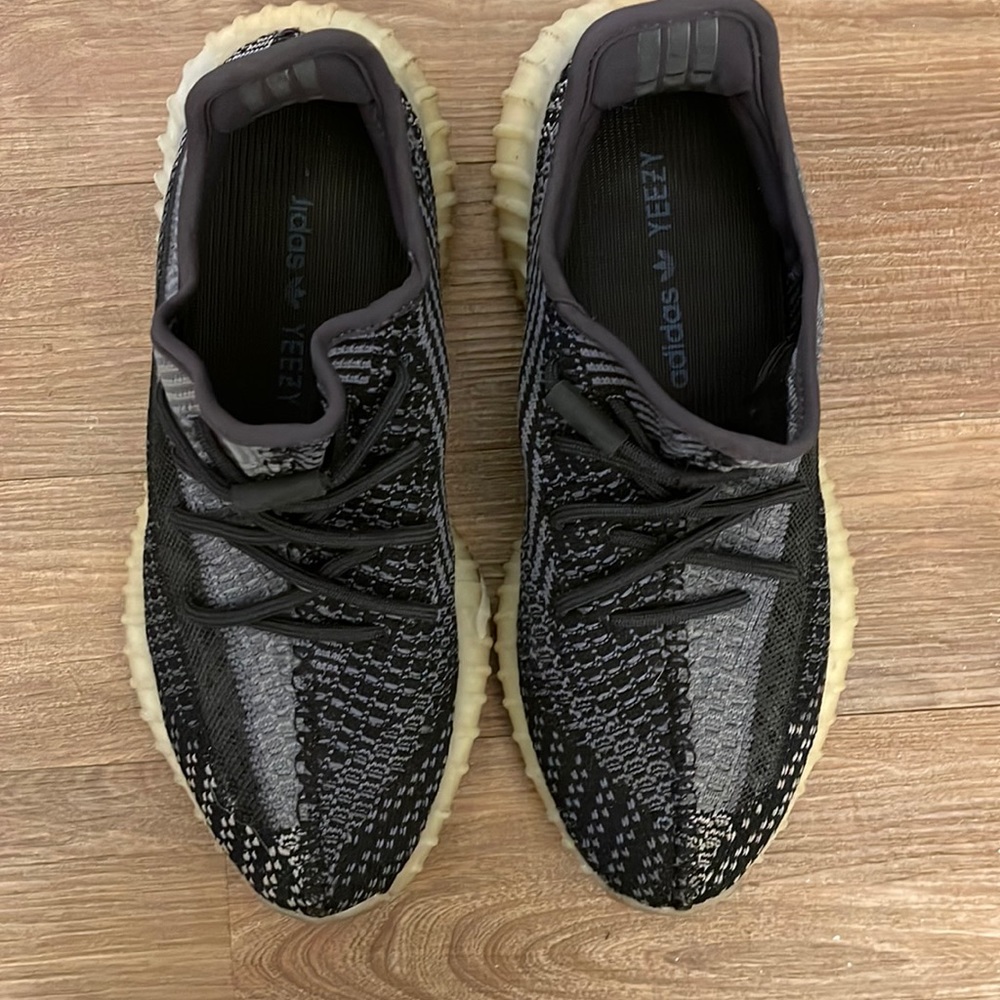 Yeezy 350 “Carbon”